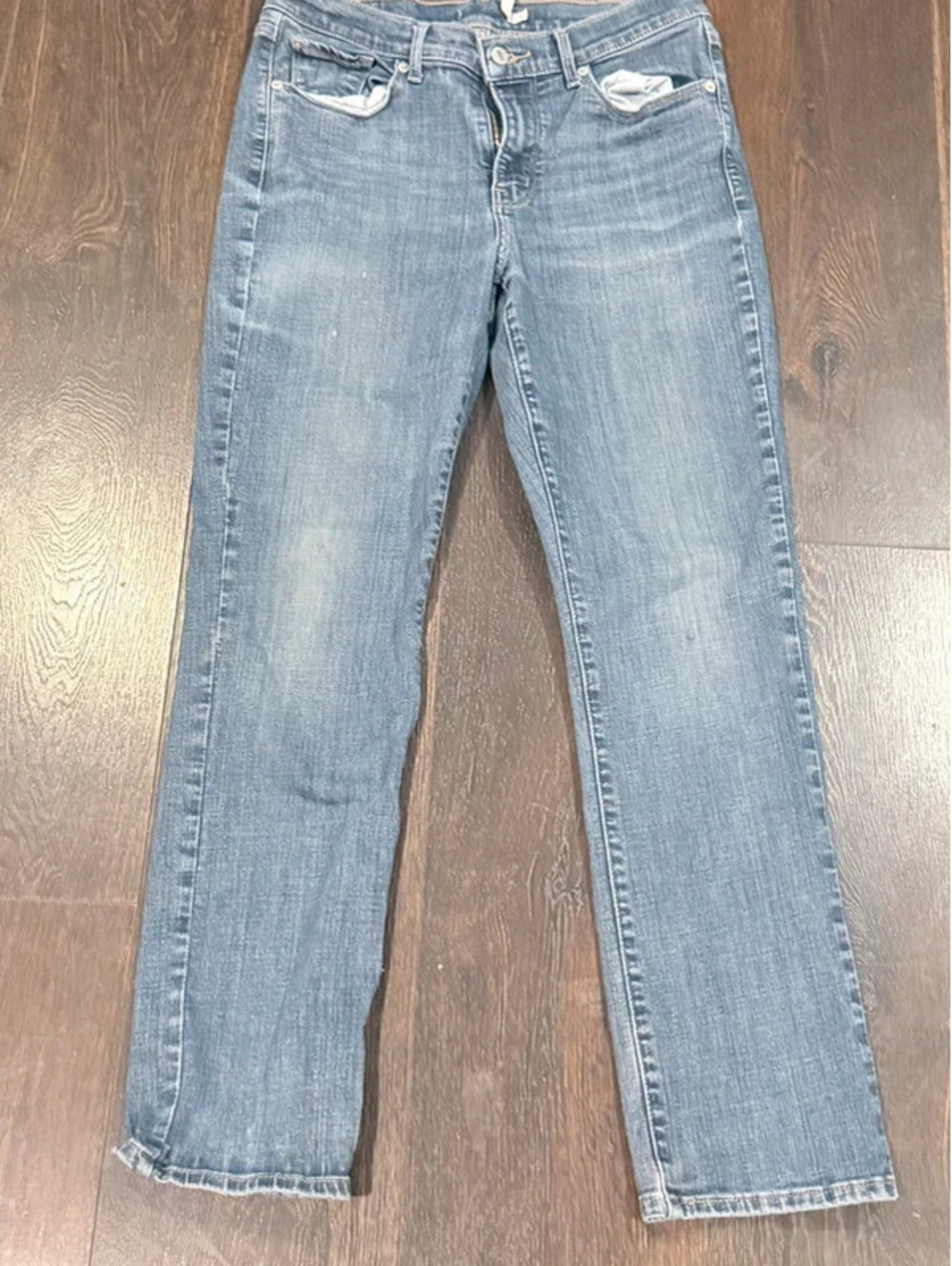 Levi’s Women’s Classic Straight Jeans Size 8 1312